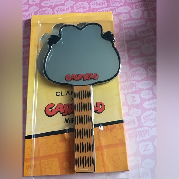 Garfield x Glamlite PR Box Set 7 Pcs Lip kit, blush palette eyeshadow mirror bag - Picture 5 of 13